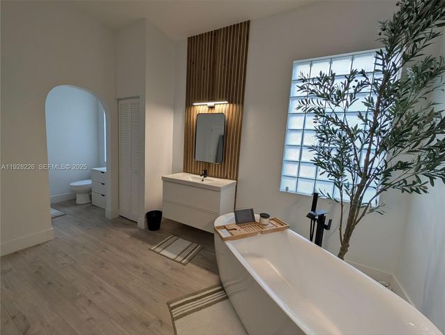 15694 NW 12th Ct, Pembroke Pines, FL 33028