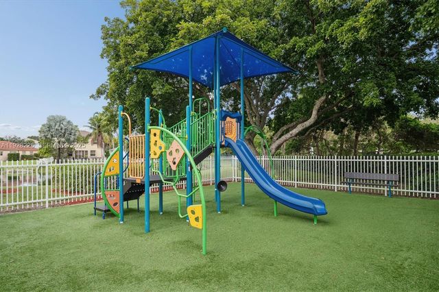 15694 NW 12th Ct, Pembroke Pines, FL 33028