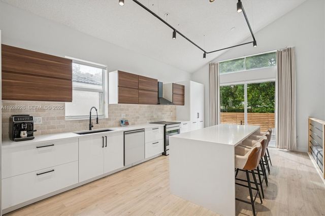 15694 NW 12th Ct, Pembroke Pines, FL 33028