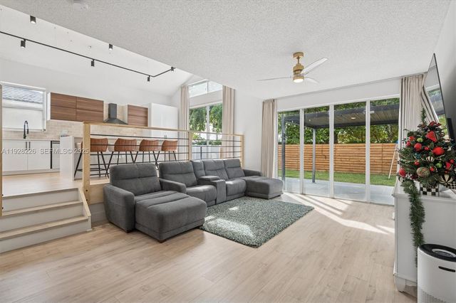 15694 NW 12th Ct, Pembroke Pines, FL 33028