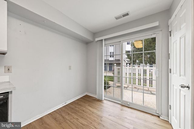 301 OLIPHANT LN, Mount Laurel, NJ 08054