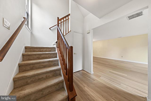 301 OLIPHANT LN, Mount Laurel, NJ 08054