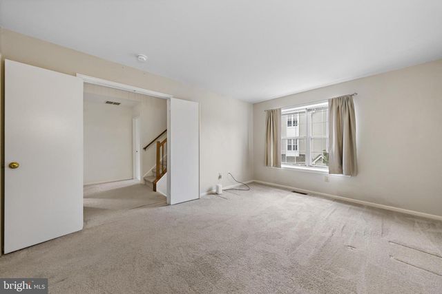 301 OLIPHANT LN, Mount Laurel, NJ 08054