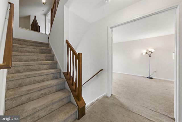 301 OLIPHANT LN, Mount Laurel, NJ 08054