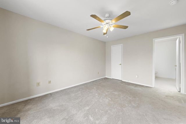 301 OLIPHANT LN, Mount Laurel, NJ 08054