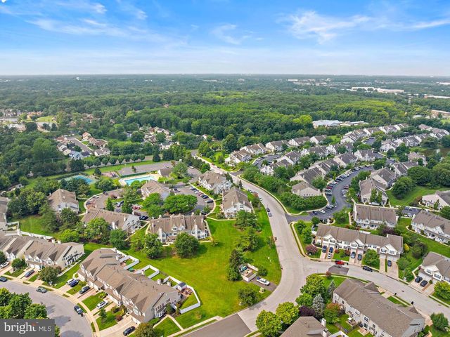 301 OLIPHANT LN, Mount Laurel, NJ 08054