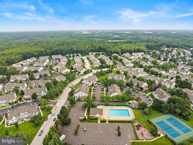 301 OLIPHANT LN, Mount Laurel, NJ 08054
