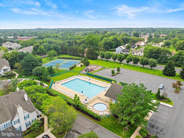 301 OLIPHANT LN, Mount Laurel, NJ 08054
