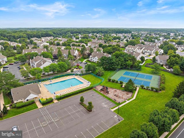 301 OLIPHANT LN, Mount Laurel, NJ 08054