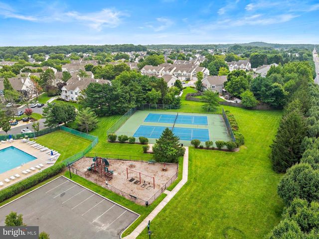 301 OLIPHANT LN, Mount Laurel, NJ 08054