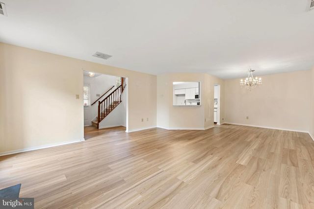 301 OLIPHANT LN, Mount Laurel, NJ 08054