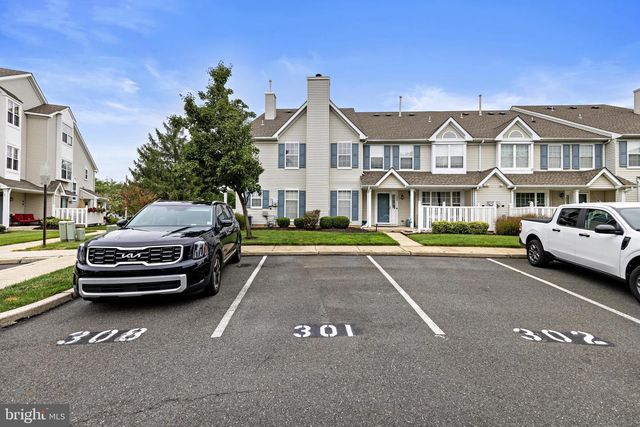 301 OLIPHANT LN, Mount Laurel, NJ 08054