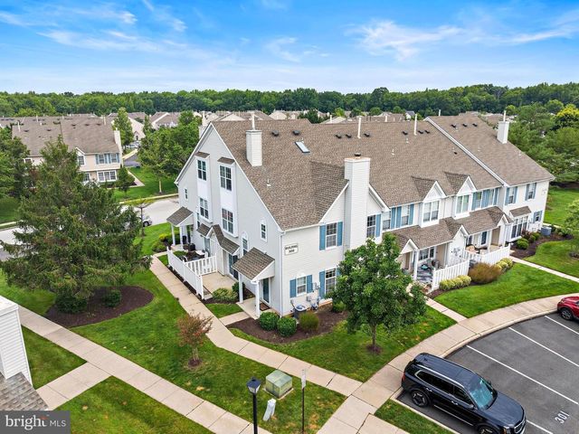 301 OLIPHANT LN, Mount Laurel, NJ 08054