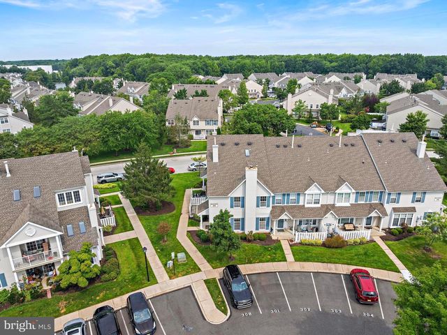 301 OLIPHANT LN, Mount Laurel, NJ 08054