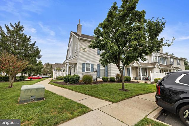 301 OLIPHANT LN, Mount Laurel, NJ 08054