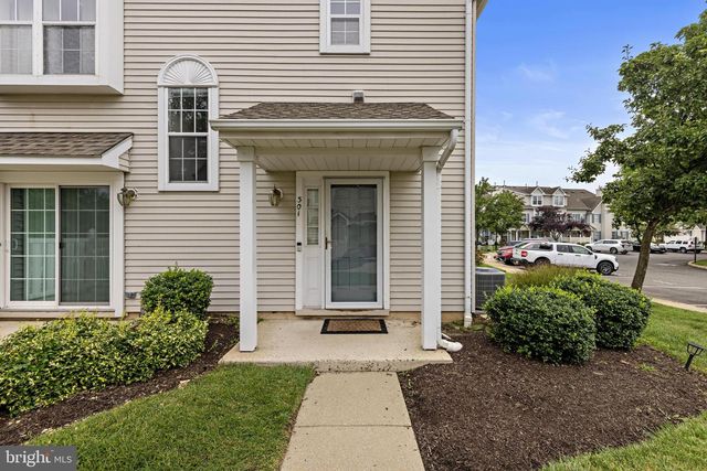 301 OLIPHANT LN, Mount Laurel, NJ 08054