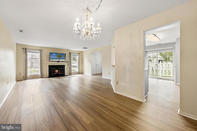 301 OLIPHANT LN, Mount Laurel, NJ 08054