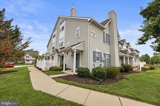 301 OLIPHANT LN, Mount Laurel, NJ 08054