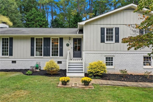 975 Tanglewood Trail, Woodstock, GA 30189