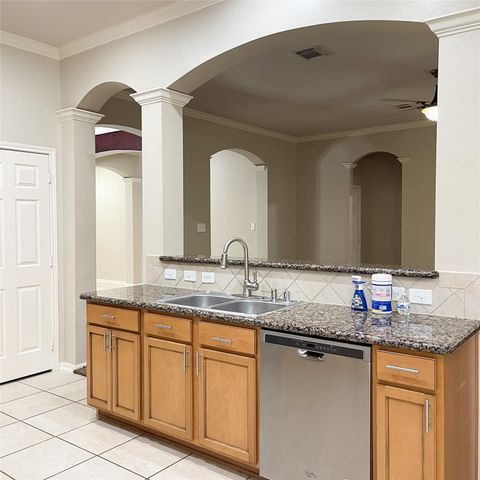 2606 Sun Flare Lane, Pearland, TX 77584