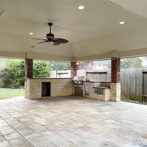 2606 Sun Flare Lane, Pearland, TX 77584
