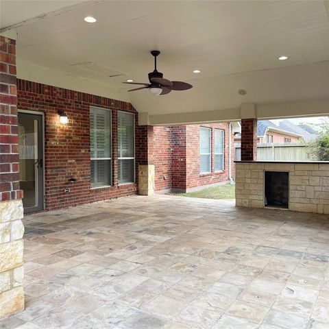 2606 Sun Flare Lane, Pearland, TX 77584
