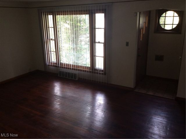 5082 Philip Avenue, Maple Heights, OH 44137