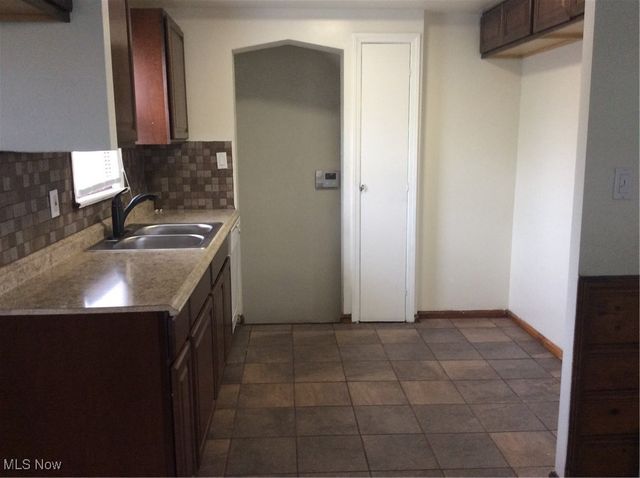 5082 Philip Avenue, Maple Heights, OH 44137