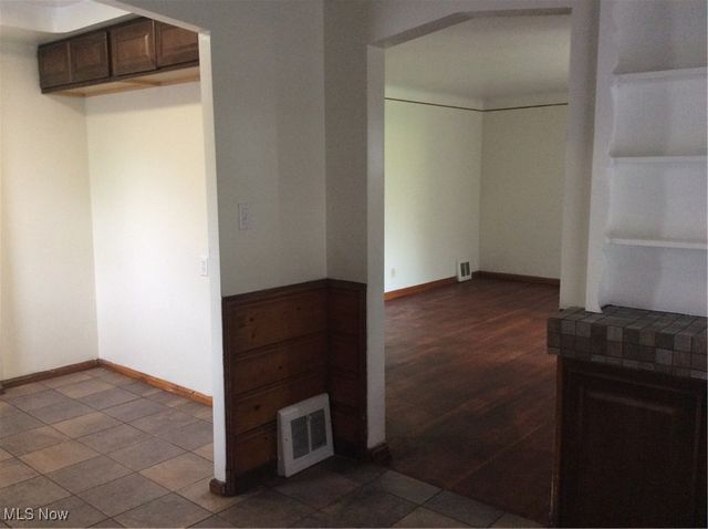 5082 Philip Avenue, Maple Heights, OH 44137