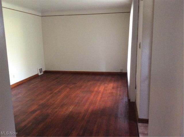 5082 Philip Avenue, Maple Heights, OH 44137