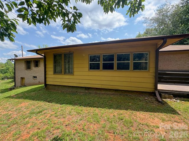 1812 Freemantown Road, Lake Lure, NC 28746