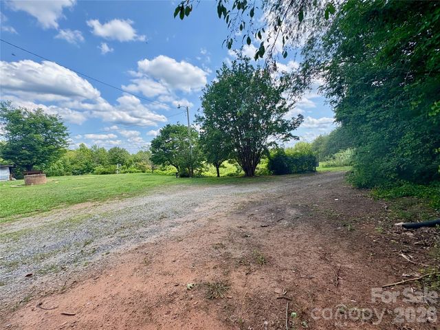 1812 Freemantown Road, Lake Lure, NC 28746