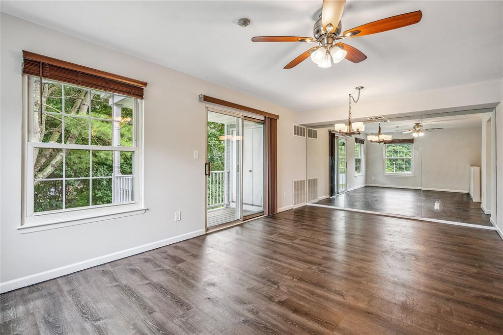 372 Artist Lake Drive, Middle Island, NY 11953