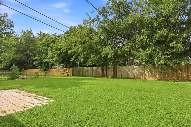 611 Crane Drive, Euless, TX 76039