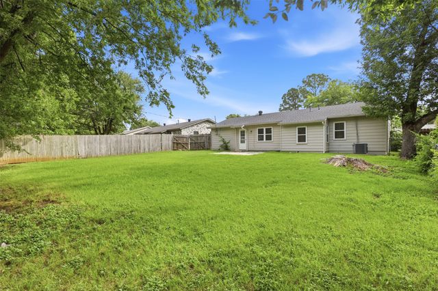 611 Crane Drive, Euless, TX 76039