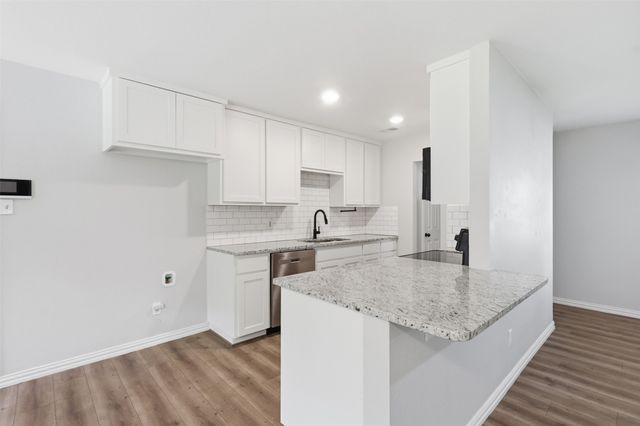611 Crane Drive, Euless, TX 76039