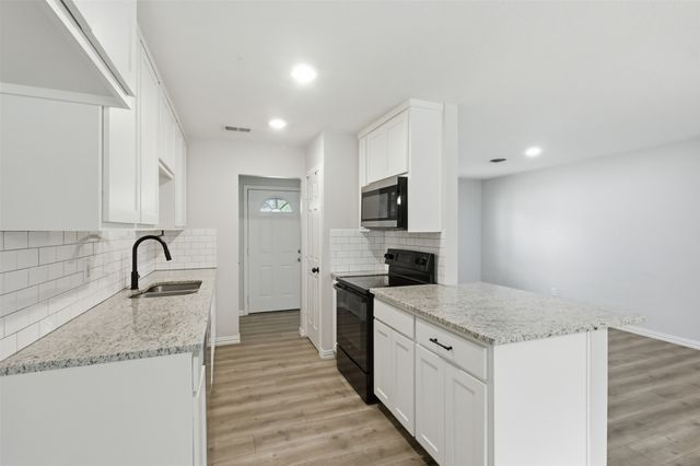 611 Crane Drive, Euless, TX 76039