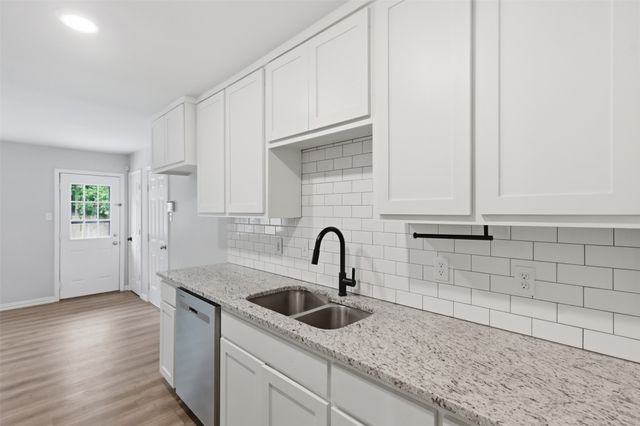 611 Crane Drive, Euless, TX 76039