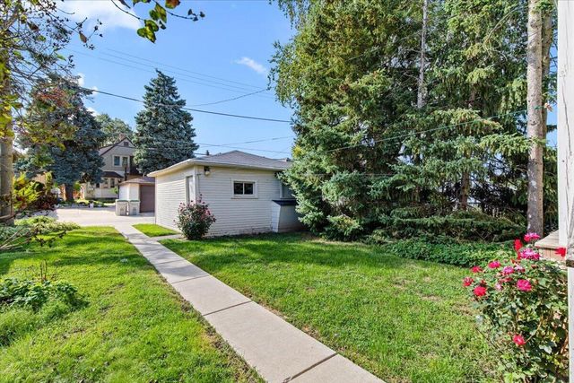 3151 S 10th STREET, Milwaukee, WI 53215