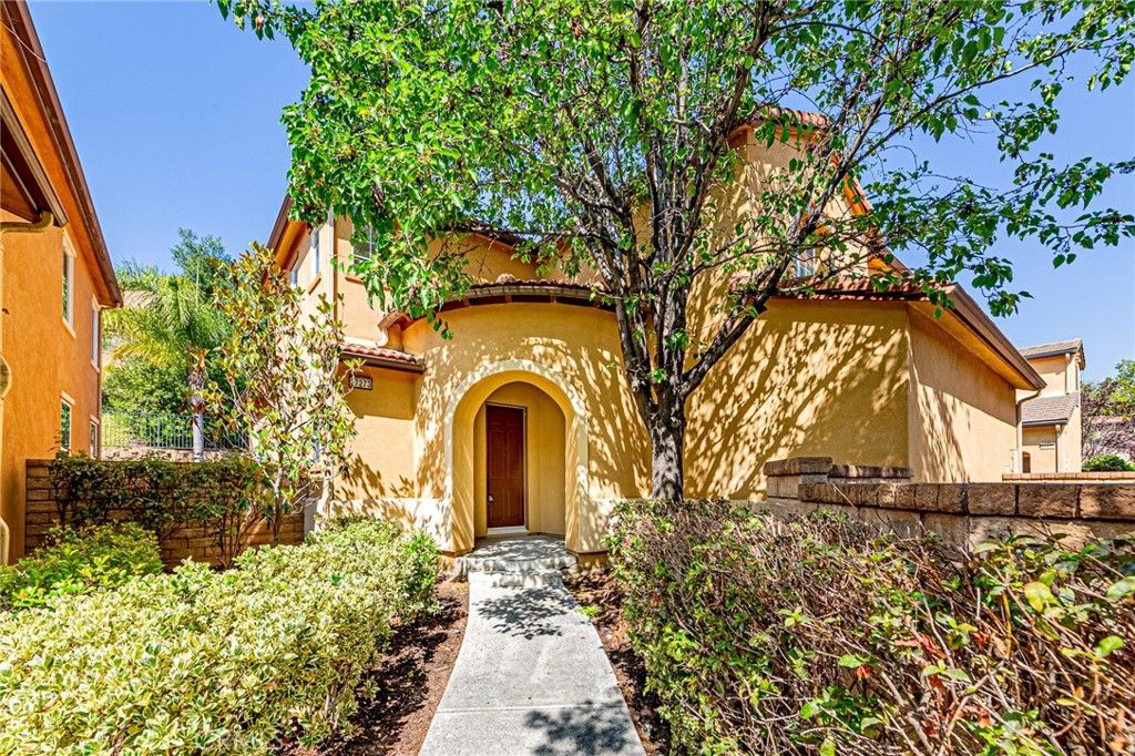 27273 Baviera Way, Valencia, CA 91381