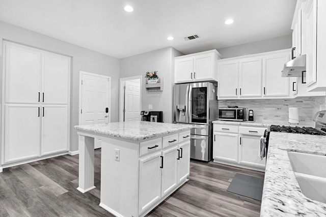 4638 W Oslin Avenue, Fresno, CA 93722