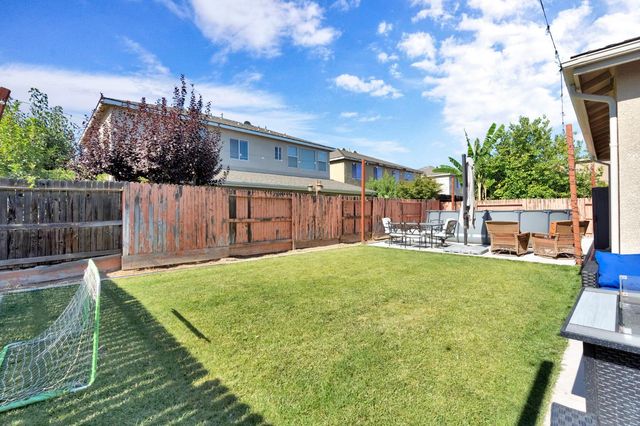 4638 W Oslin Avenue, Fresno, CA 93722