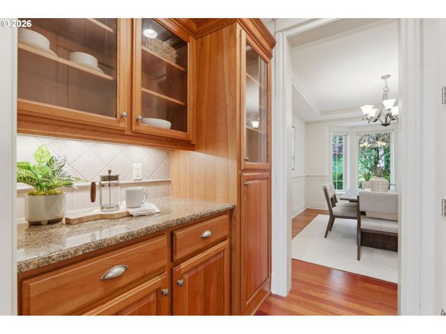 15846 ALLISON Pl, Lake Oswego, OR 97035