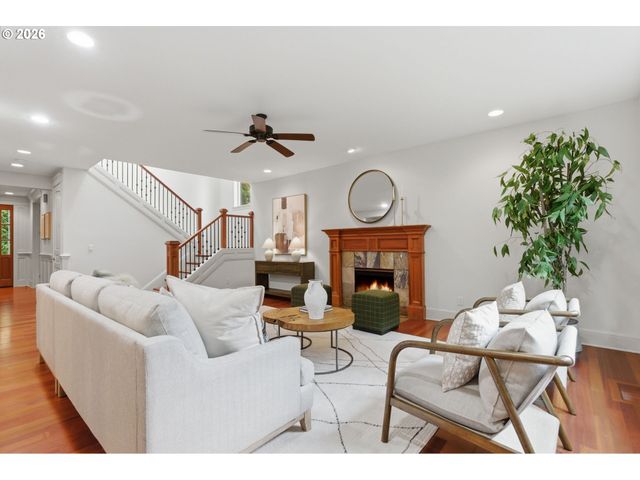 15846 ALLISON Pl, Lake Oswego, OR 97035