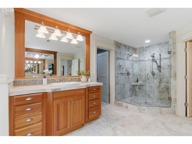 15846 ALLISON Pl, Lake Oswego, OR 97035