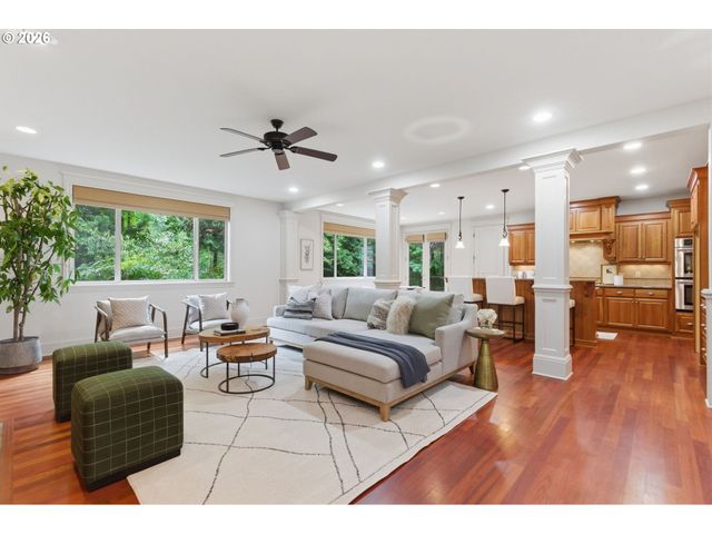15846 ALLISON Pl, Lake Oswego, OR 97035