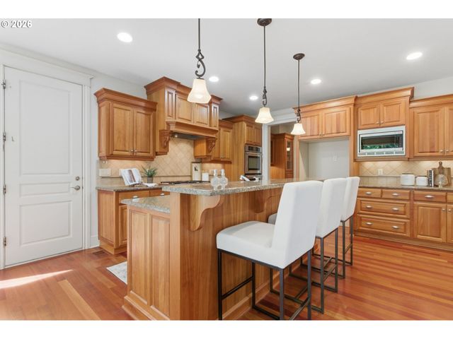 15846 ALLISON Pl, Lake Oswego, OR 97035