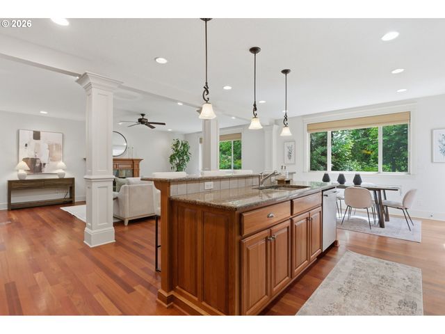 15846 ALLISON Pl, Lake Oswego, OR 97035