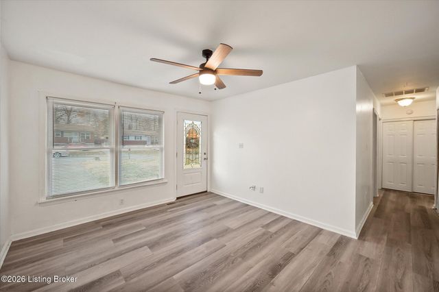 10719 Charlene Dr, Fairdale, KY 40118