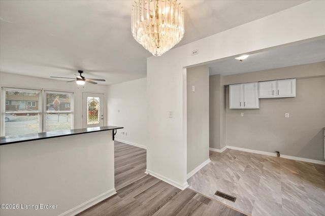 10719 Charlene Dr, Fairdale, KY 40118